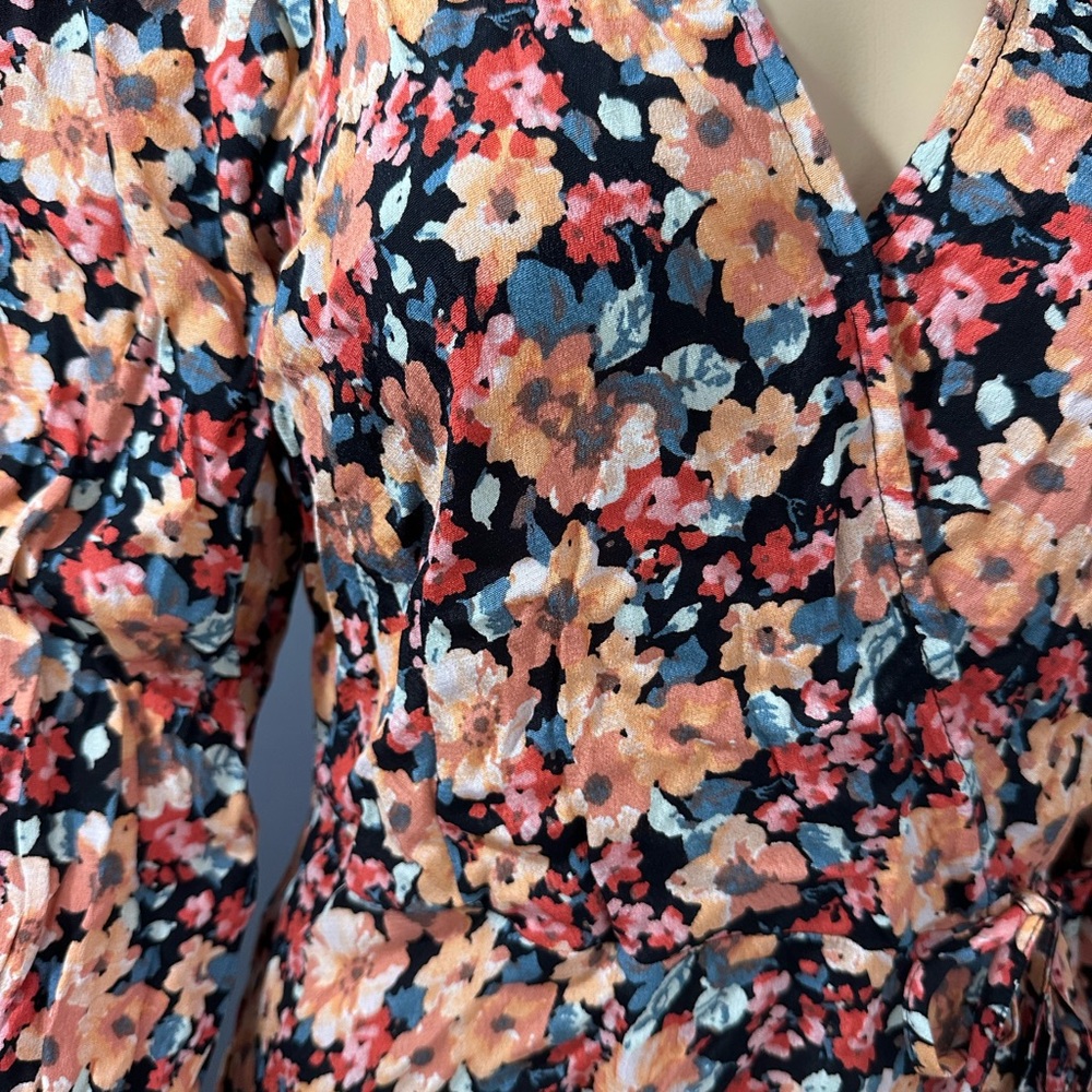 Floral V-Neck Long Sleeve Dress - Picture 2 of 6